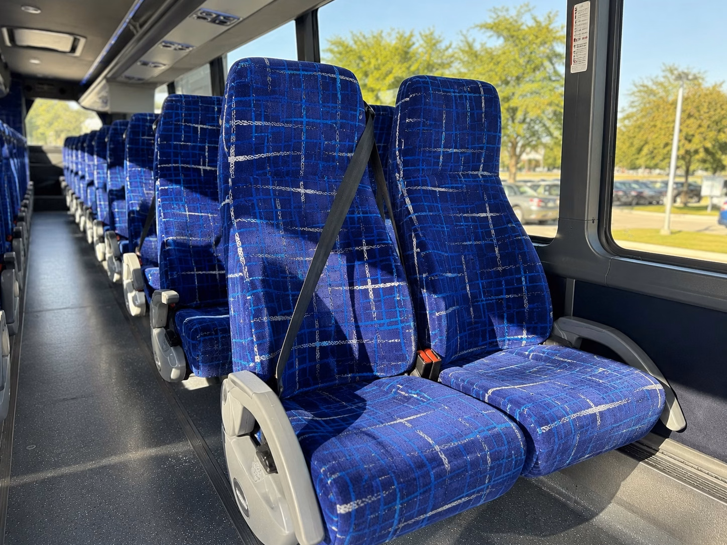 shuttle your guests between fort worth hotels and your wedding venue without the headache